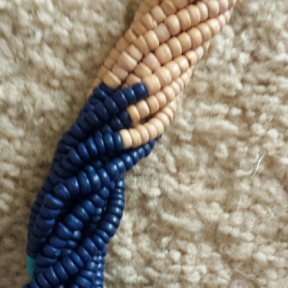 Woman's accent piece - Picture 3 of 3